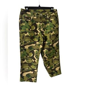 Camouflage Cargo Capri Pants. Like new!